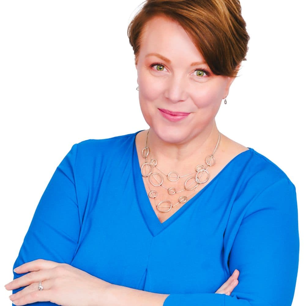 Julie Holmes - AI Keynote Speaker